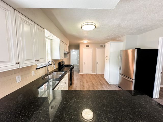 6461 Danbury Lane, Dallas, TX 75214