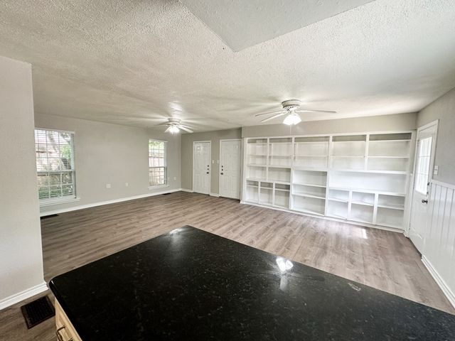 6461 Danbury Lane, Dallas, TX 75214