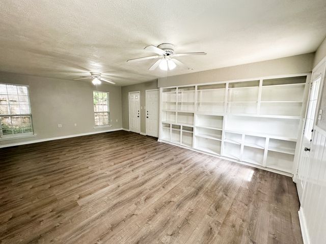 6461 Danbury Lane, Dallas, TX 75214