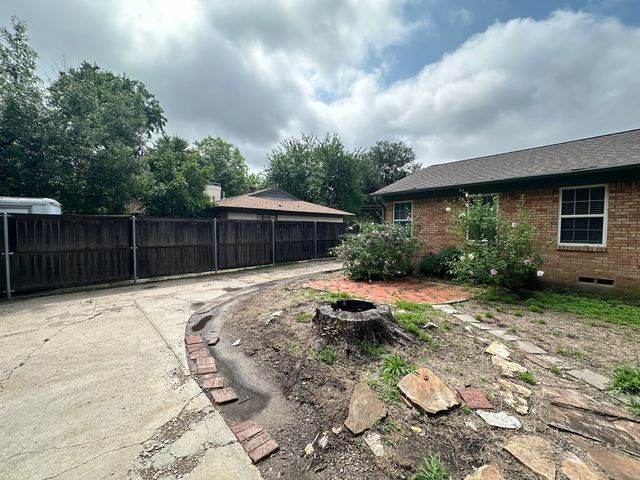 6461 Danbury Lane, Dallas, TX 75214