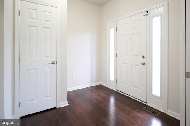 157 HONORS LN, State College, PA 16803