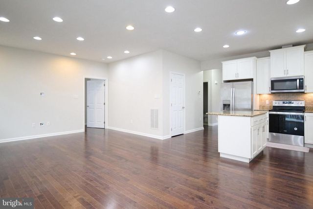 157 HONORS LN, State College, PA 16803