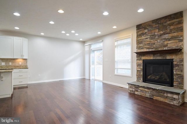 157 HONORS LN, State College, PA 16803