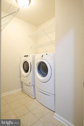 157 HONORS LN, State College, PA 16803