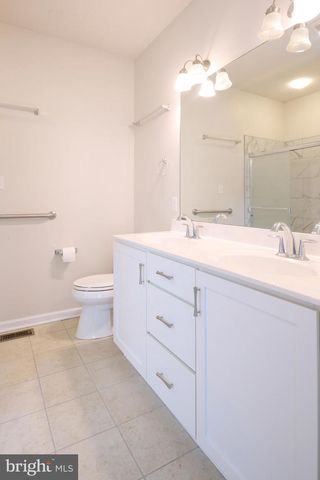 157 HONORS LN, State College, PA 16803