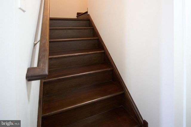 157 HONORS LN, State College, PA 16803