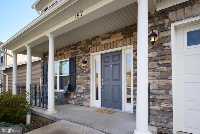 157 HONORS LN, State College, PA 16803