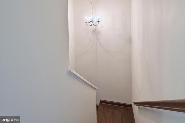 157 HONORS LN, State College, PA 16803