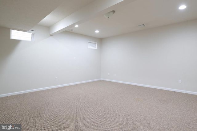 157 HONORS LN, State College, PA 16803