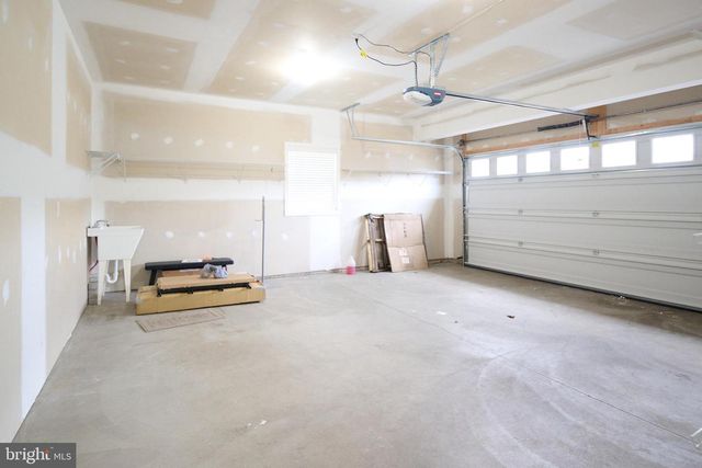 157 HONORS LN, State College, PA 16803