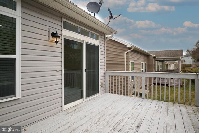 157 HONORS LN, State College, PA 16803