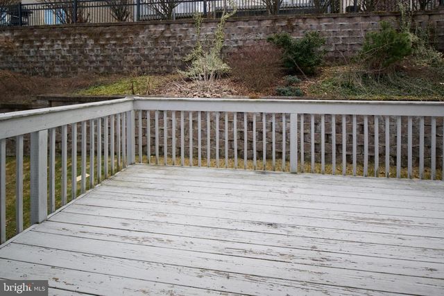 157 HONORS LN, State College, PA 16803