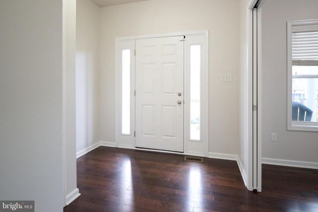 157 HONORS LN, State College, PA 16803