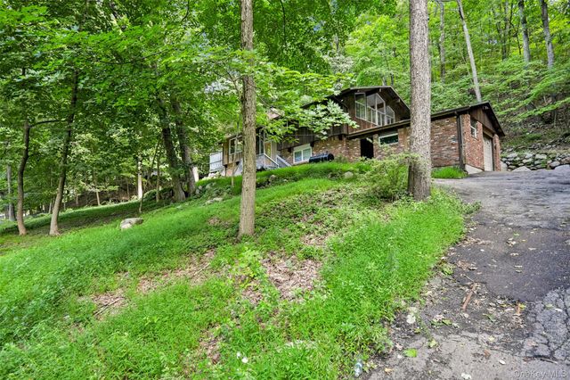 951 Haverstraw Road, Suffern, NY 10901