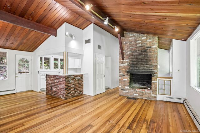 951 Haverstraw Road, Suffern, NY 10901
