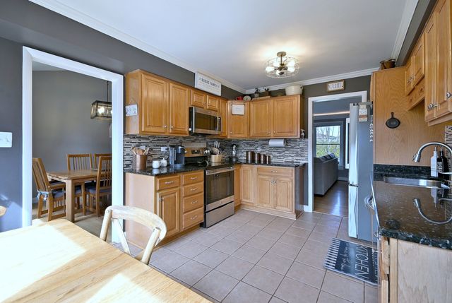 1303 E Ironwood Drive, Mount Prospect, IL 60056