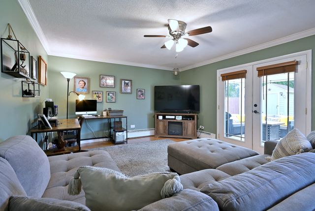 1303 E Ironwood Drive, Mount Prospect, IL 60056