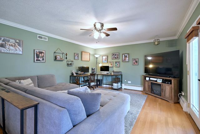 1303 E Ironwood Drive, Mount Prospect, IL 60056