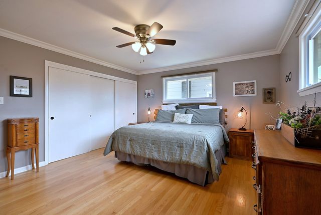 1303 E Ironwood Drive, Mount Prospect, IL 60056