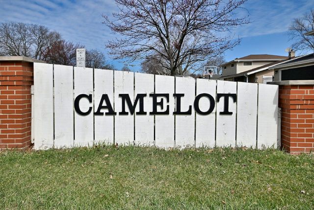 1303 E Ironwood Drive, Mount Prospect, IL 60056