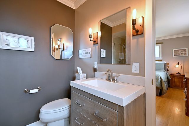 1303 E Ironwood Drive, Mount Prospect, IL 60056