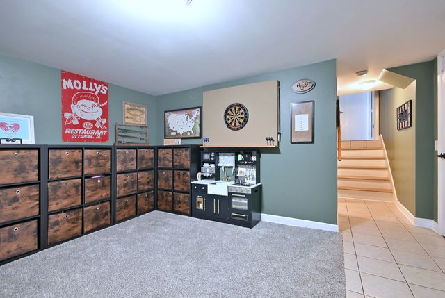 1303 E Ironwood Drive, Mount Prospect, IL 60056