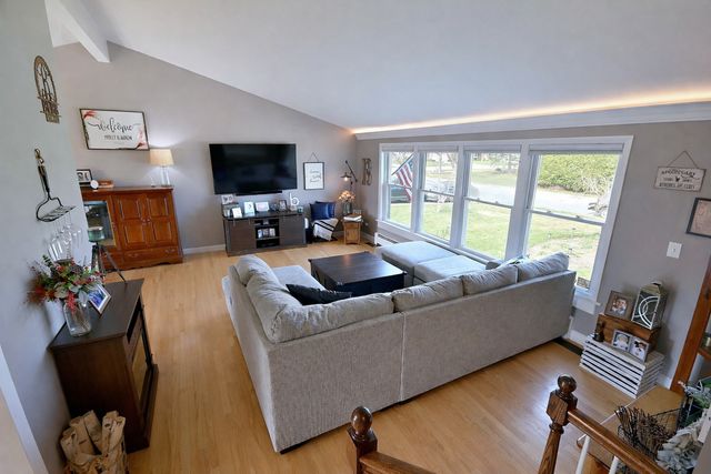 1303 E Ironwood Drive, Mount Prospect, IL 60056