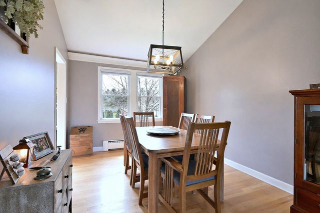 1303 E Ironwood Drive, Mount Prospect, IL 60056