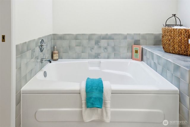 822 SW 314th Place, Federal Way, WA 98023
