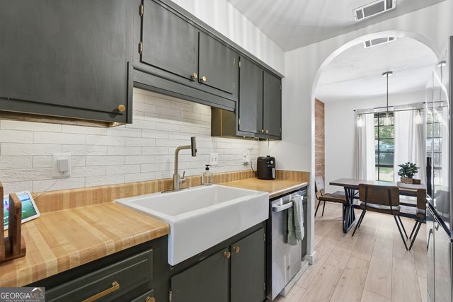 607 Leaning Oaks Drive, Savannah, GA 31410