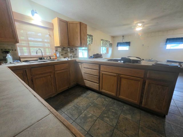 1402 E Deaner Road NE, Edmore, MI 48829