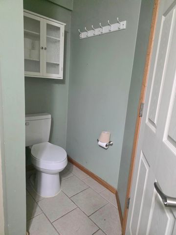 1402 E Deaner Road NE, Edmore, MI 48829