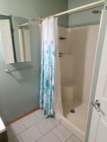 1402 E Deaner Road NE, Edmore, MI 48829