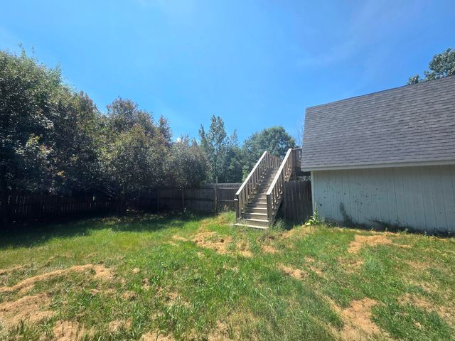 1402 E Deaner Road NE, Edmore, MI 48829