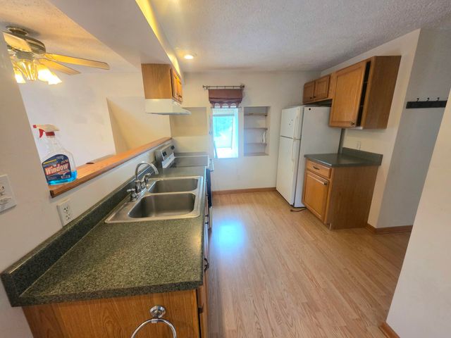 1402 E Deaner Road NE, Edmore, MI 48829