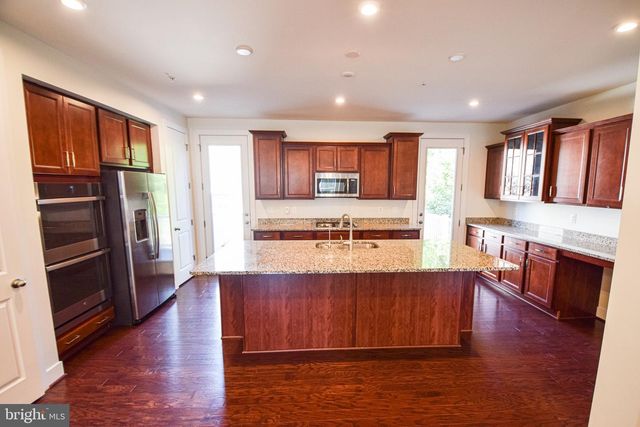 1438 HONEY LOCUST DR, Gambrills, MD 21054