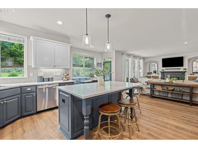 14445 Se MOUNTAIN RIDGE Ave, Happy Valley, OR 97086