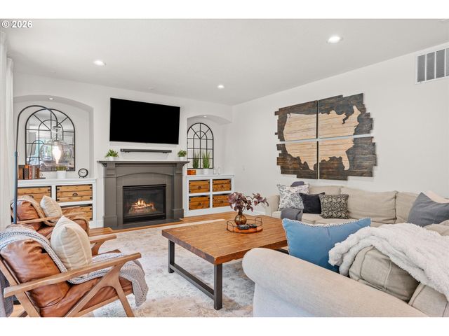 14445 Se MOUNTAIN RIDGE Ave, Happy Valley, OR 97086