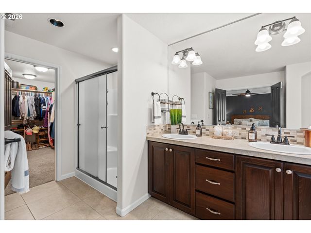 14445 Se MOUNTAIN RIDGE Ave, Happy Valley, OR 97086