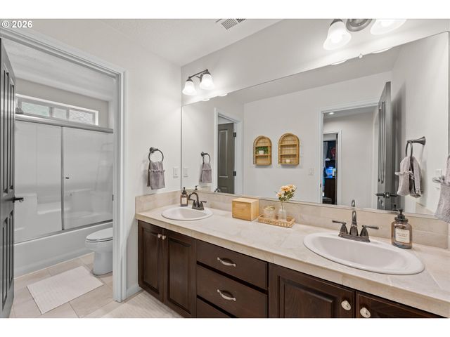 14445 Se MOUNTAIN RIDGE Ave, Happy Valley, OR 97086