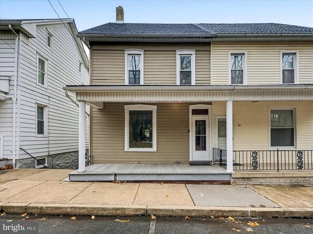 88 E MAIN ST, Windsor, PA 17366