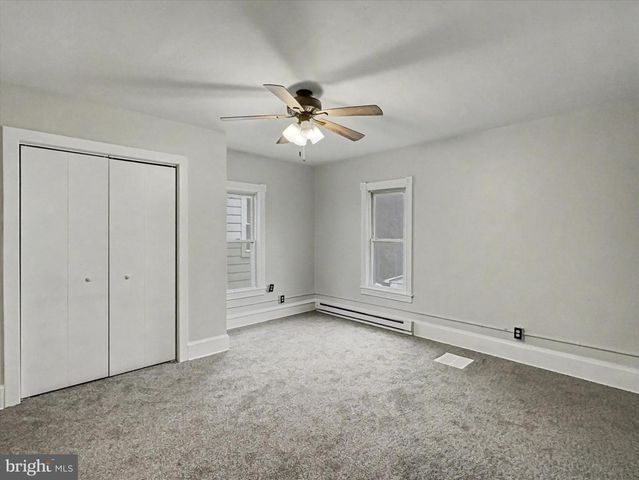 88 E MAIN ST, Windsor, PA 17366