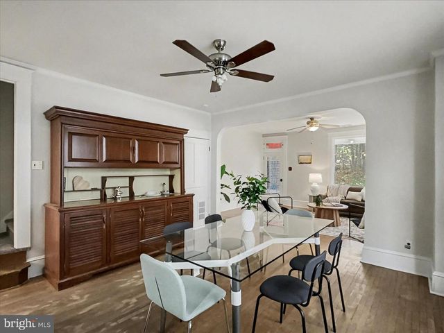 88 E MAIN ST, Windsor, PA 17366