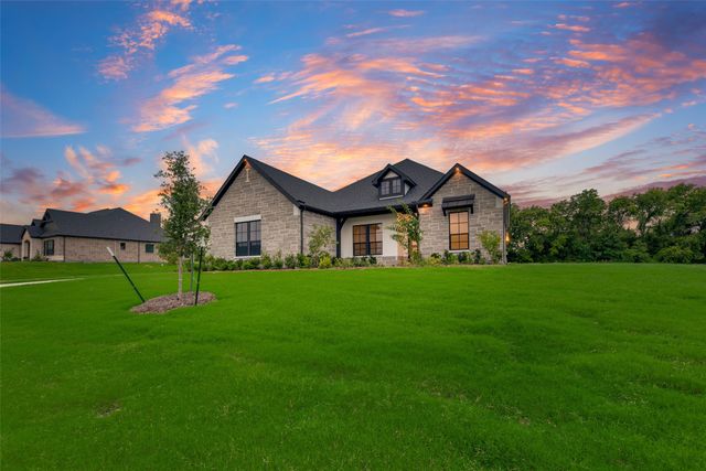1050 Julian Drive, Van Alstyne, TX 75495