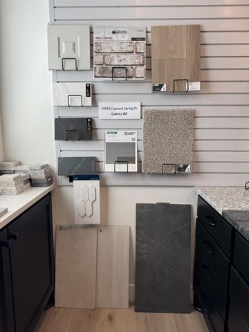 10918 Crescent Spring Drive, Missouri City, TX 77459