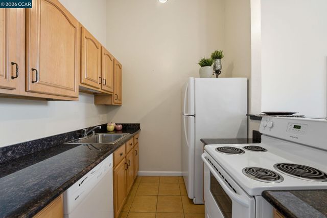 410 N Civic Dr. 303, Walnut Creek, CA 94596