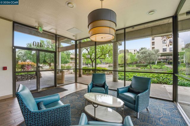 410 N Civic Dr. 303, Walnut Creek, CA 94596
