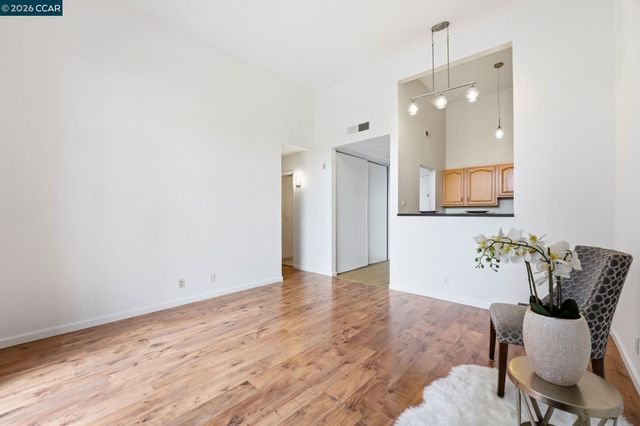 410 N Civic Dr. 303, Walnut Creek, CA 94596