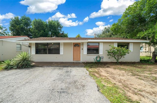 1300 SHERMAN AVENUE, Tavares, FL 32778