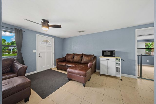 1300 SHERMAN AVENUE, Tavares, FL 32778